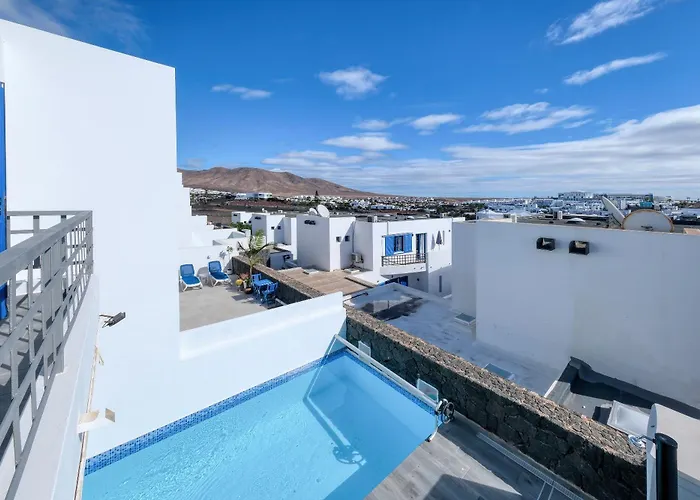 Marina- Heated Pool Villa Playa Blanca (Lanzarote)