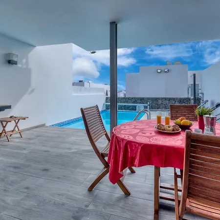 Marina- Heated Pool Villa Playa Blanca (Lanzarote)