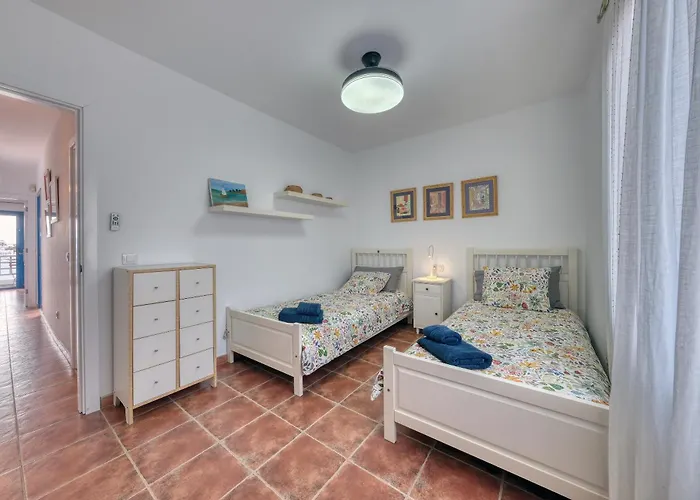 Marina- Heated Pool Villa Playa Blanca (Lanzarote)