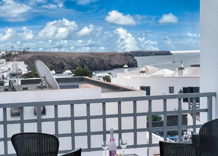 Marina- Heated Pool Villa Playa Blanca (Lanzarote)